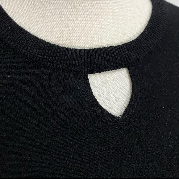 One A Black Keyhole High Low Knit Top Medium - Picture 6 of 10